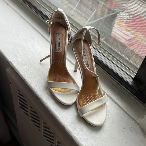 Steve Madden White Heels - Picture 2 of 3